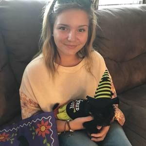 Meet your Posher, Skylar